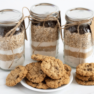 how to make oatmeal chocolate chip cookie jars with Jennibeemine