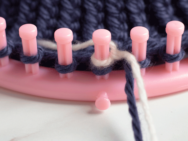 how to loom knit a tiny hearts beanie - adding a second color