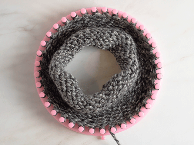 how to loom knit a swirl beanie